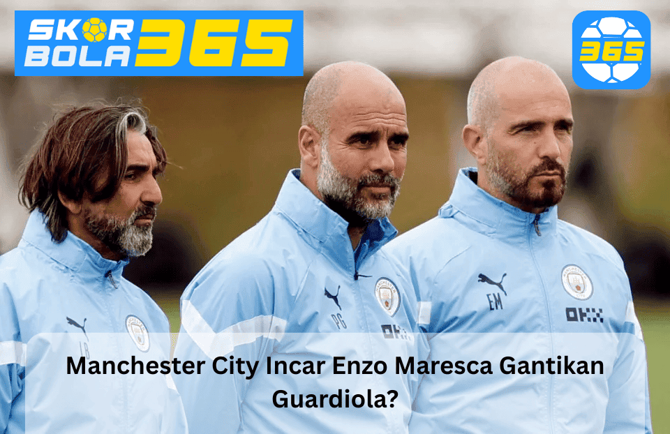 Pelatih Manchester City bersama staf kepelatihan mengenakan jaket latihan biru saat sesi latihan tim