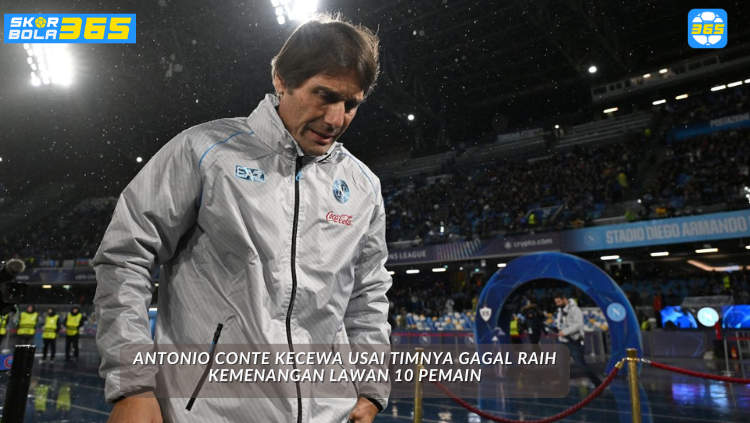Pelatih Napoli Antonio Conte menggebrak meja dalam konferensi pers usai timnya gagal mengalahkan Copenhagen yang bermain 10 pemain di Liga Champions.