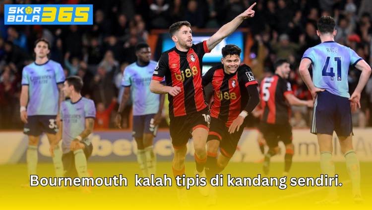 Pemain AFC Bournemouth melakukan selebrasi sementara tim tamu meraih kemenangan tipis di laga Premier League