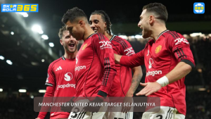 Ilustrasi grafik analisis strategi transfer Manchester United dalam mencari pemain ketiga pasca gagal di bursa Januari.