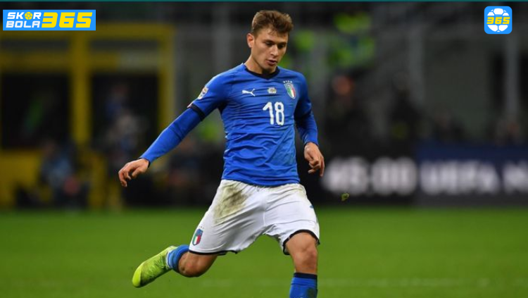 Nicolo Barella menerima resep taktik dari SKOR BOLA 365 jelang Italia vs Bosnia untuk selamatkan karier di tim nasional.