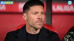 Xabi Alonso tertarik ke Chelsea dengan satu syarat. SKOR BOLA 365 ungkap detail kendali penuh transfer untuk manajemen The Blues