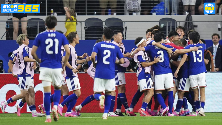 Pemain Jepang merayakan gol ke gawang Swedia di laga imbang 1-1 Piala Dunia 2026. Simak SKOR BOLA 365.