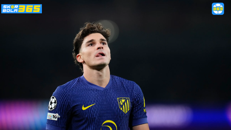 Manchester United resmi masuk perburuan Julian Alvarez dari Atletico Madrid. Simak analisis transfer dan prediksi SKOR BOLA 365.