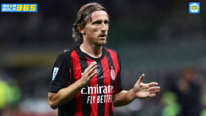 Luka Modric usia 40 tahun masih haus prestasi bersama AC Milan dan timnas Kroasia di Piala Dunia 2026. Simak analisis lengkapnya di SKOR BOLA 365.