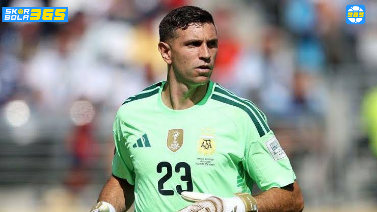 Emiliano Martinez Sudah Tiba di London, Segera Disahkan Jadi Pemain Chelsea